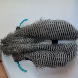 Fur vest